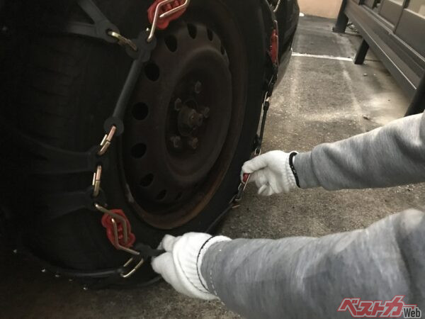 スタッドレスでは通用しない!?　知らないと損するチェーン規制の落とし穴