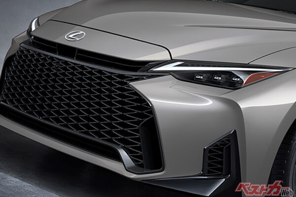 もはやスポーツカーメーカー!?　相次いで登場する新型レクサス ISと「究極のGR」を目指す2台のGRMNモデル
