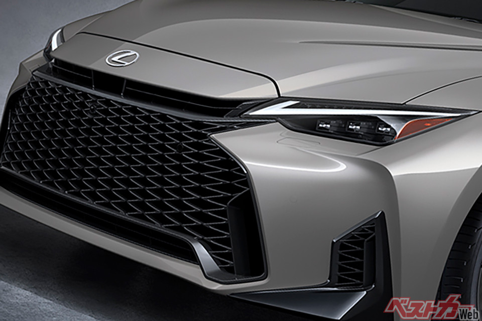 もはやスポーツカーメーカー!? 相次いで登場する新型レクサス ISと「究極のGR」を目指す2台のGRMNモデル