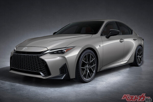 2026年1月デビューの新型レクサス IS。基本的なデザインは2020年のビッグマイナーチェンジ型を踏襲する