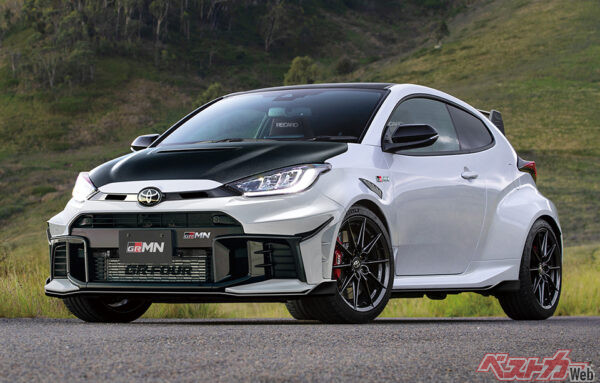 2026年春デビューのトヨタ GRMNヤリスII。GRMNの原点に立ち返り、純粋に走りを愛する人の心を捉える存在を目指す（ベストカー編集部作成の予想CG）