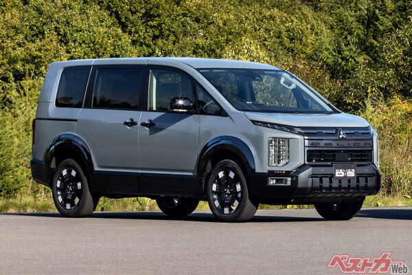 三菱 デリカD：5（2024年：1万8190台→2025年：2万3677台　130.2％）。2007年登場のご長寿車だが、販売台数はここにきて過去最高のペースで推移している