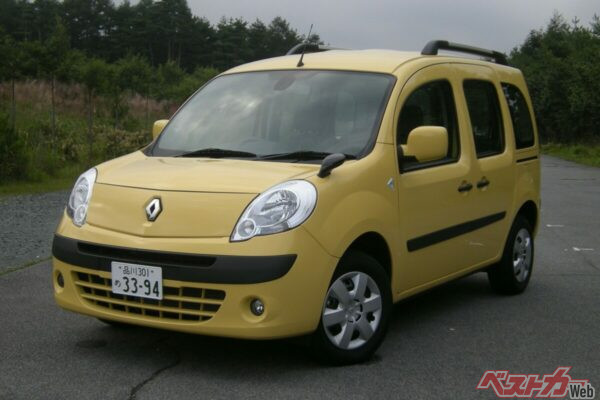 2代目ルノーカングーの前期型。力の抜けた癒し顔がいい！