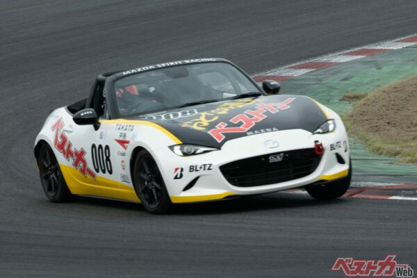 とんでもない速さで走っているように見えるサーキットだが、慣れた人にとっては一般道よりも安全な場合も