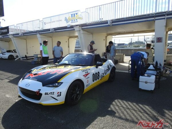 レースの現場ではメンテナンスが、その日の走りを左右する