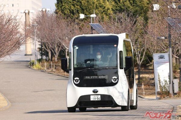 シンボルプロムナード公園を走る様子
