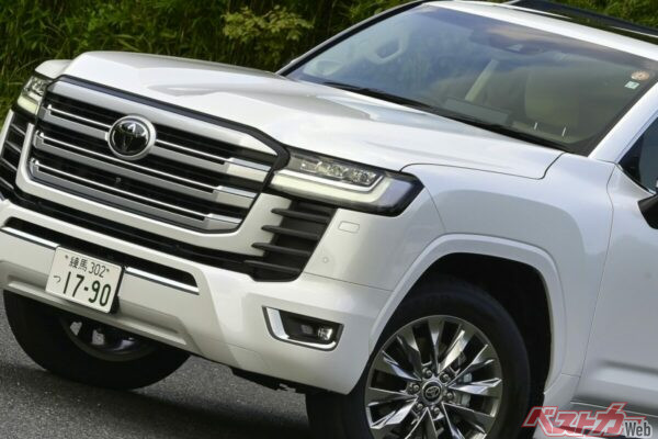 え、サイドブレーキってもう引かないの？　おじさんも知らなきゃヤバイ？　イマドキのクルマに付いている便利機能!!