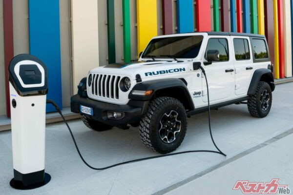 外部充電ができ、ガソリンがある限り走り続けられるプラグインハイブリッドは現代の選択肢としてかなり魅力的だ