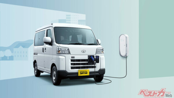 ダイハツと時を同じくして、トヨタからもEVバッテリー搭載ピクシス バンが登場した