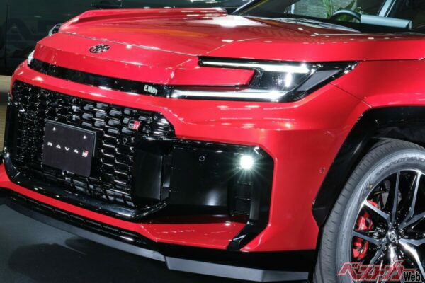 足回りから空力まで特別仕様!?　ヤマハのパーツも!?　RAV4 GRスポーツだいぶ気合入ってるぞ！