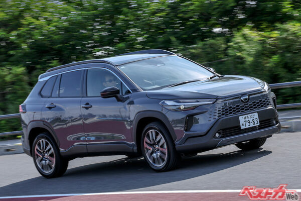 マイナーチェンジで純ガソリン車が廃止され1.8L+モーターのハイブリッドのみになったカローラクロス