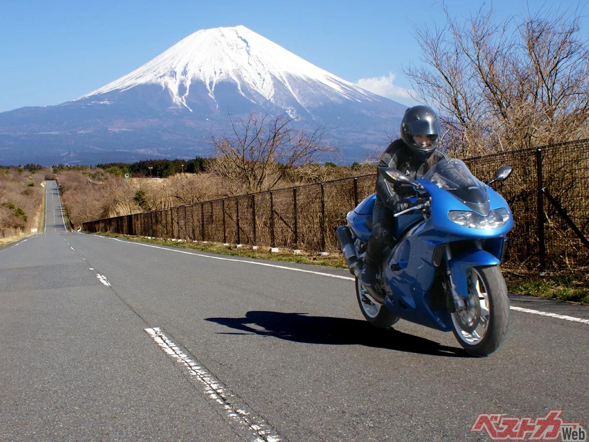Ride Safe This Winter: Motorcycle Safety Tips for Cold Weather