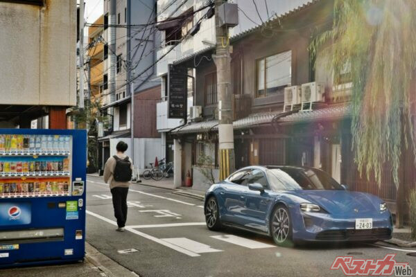 日本の風景にも馴染むタイカン GTS