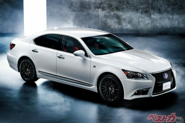 レクサスにとって「黒」の特別仕様が「こだわり」へと変化していくのはF SPORT X Lineからとも言える