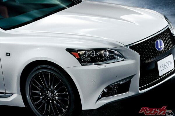 レクサスの「黒」への異様なこだわりってなんで？　中古で狙うのがオススメなイケおじ向け「黒仕様」!!