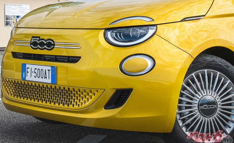 Fiat 500 Mild Hybrid Returns with 6-Speed Manual: Will Japan Get This Fun 65-HP Retro Ride?