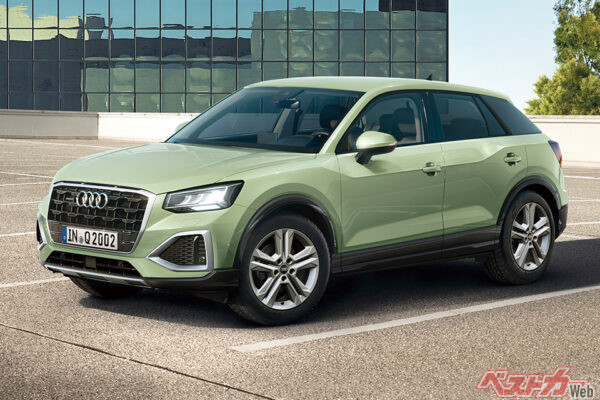 アウディ Q2