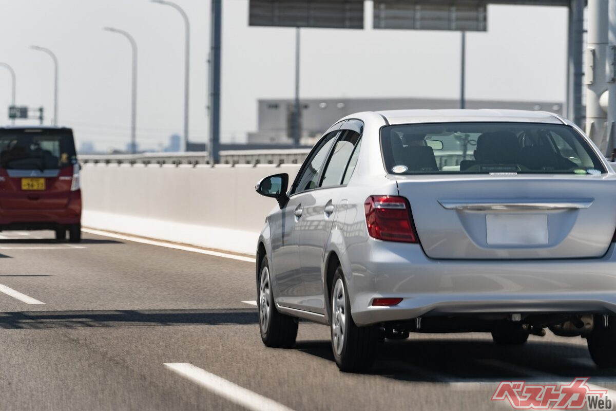 Lane Hogging on the Expressway in Japan: Is it Illegal? What to Do?