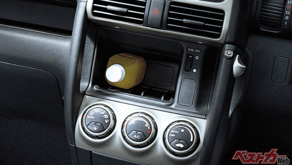 こんなにも一等地に保冷庫を置くとは!! 