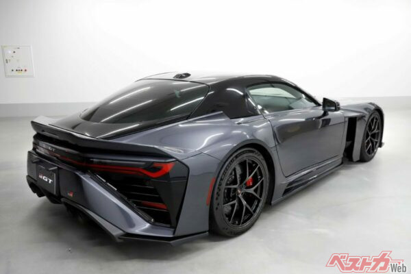 じっくりGR GTを見ることができた。ボディサイズは全長4820×全幅2000×全高1195mm