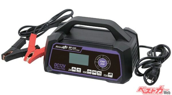 メルテックプラスの全自動パルス充電器「MP220」。パルス充電を選択した場合、約1時間のパルス充電→通常充電→充電完了後維持充電（パルス充電）となる。参考市場価格は約8000円～