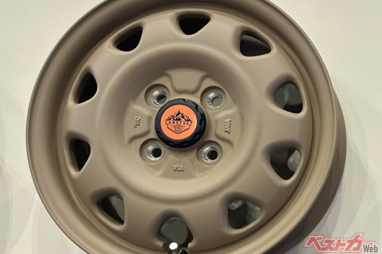 シブい鉄チン風アルミホイールがかっこよすぎる……!!　SUVにはトピー実業のホイールがイイぞ!!　