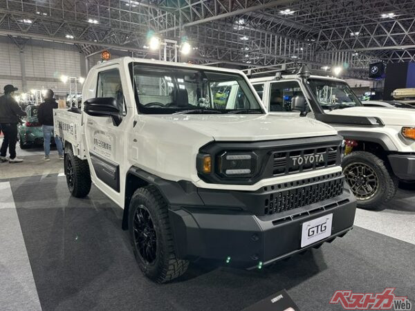 タイトヨタで2023年から登場したハイラックスチャンプこと「IMV 0」。さすがタイ仕様、なによりもまず顔がかっこよく、カスタム映えする
