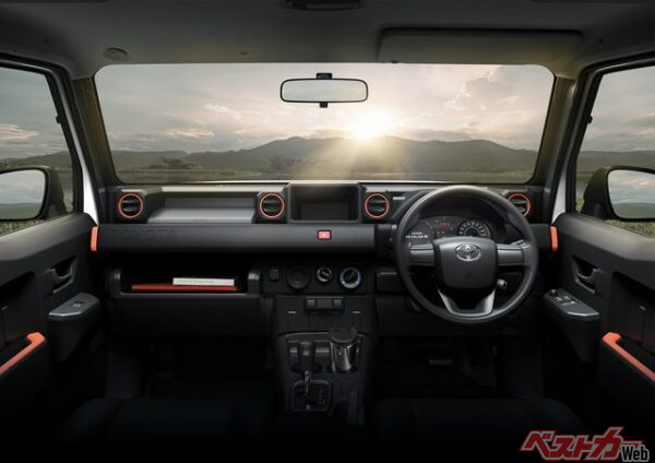 ハイラックスチャンプの内装。右ハンだから日本導入も夢ではない!?