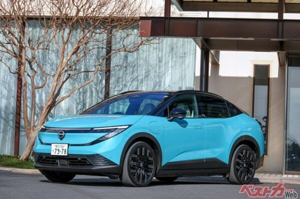 機能的ですっきりとしたデザインになった新型リーフ。乗り味もさることながらSF的造形でなかなかカッコイイぞ