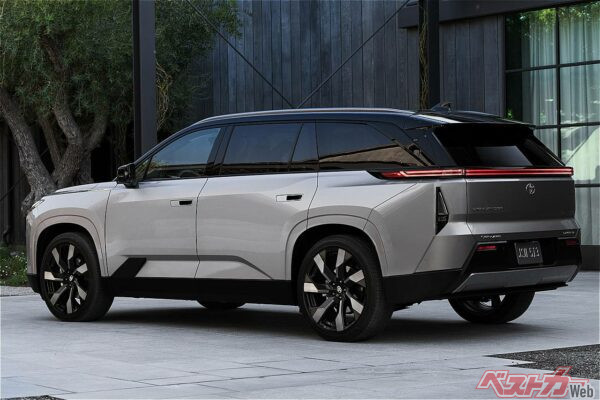 エッジの効いたカクカクボディに大変身した