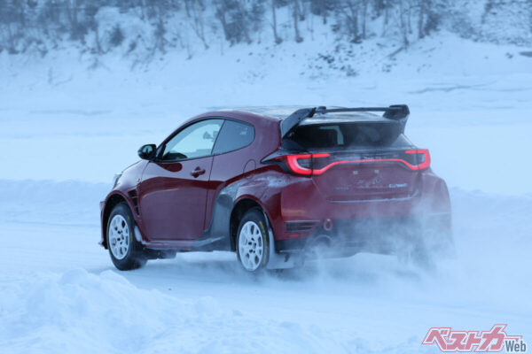このような悪路でもまだまだ走れる気配を持つGRヤリスの余裕。それは、すなわちクルマのポテンシャルが高いことを示してもいる