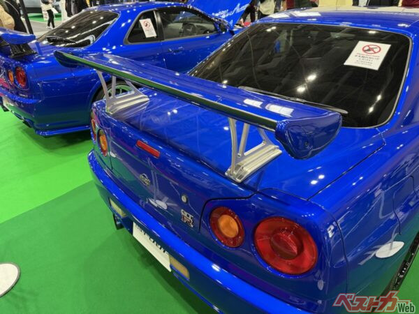 やや濃いめの発色だが、工場の塗装以上にすごみを感じる