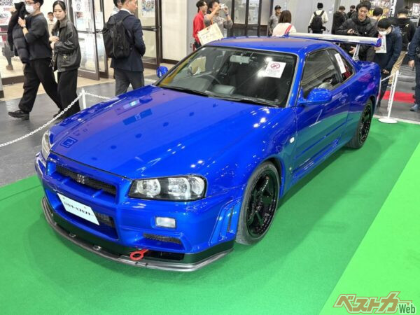 大阪オートメッセに展示された日産サービスセンターのR34スカイラインGT-R