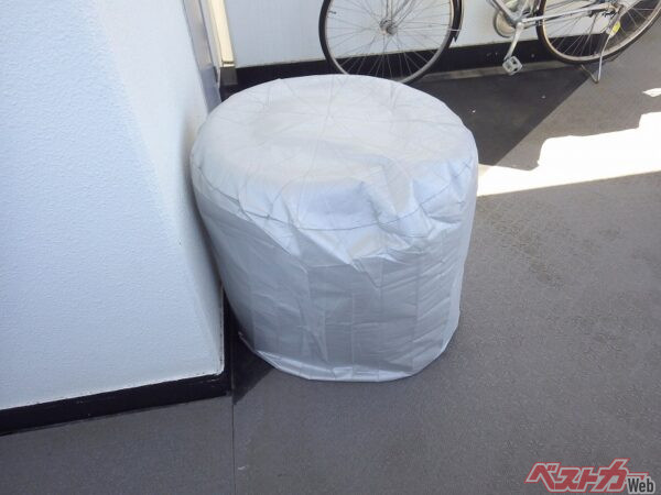 保管時は直射日光を避け、汚れと水分を落とすことが基本。完璧でなくても、このひと手間が寿命に影響する（PHOTO：写真AC_たけたまご）