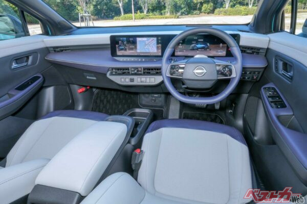 インパネデザインは「X」も「G」も同様。NissanConnectインフォテインメントシステムは、充電時間も加味した最速ルートを提案してくれるので安心感がスゴイ