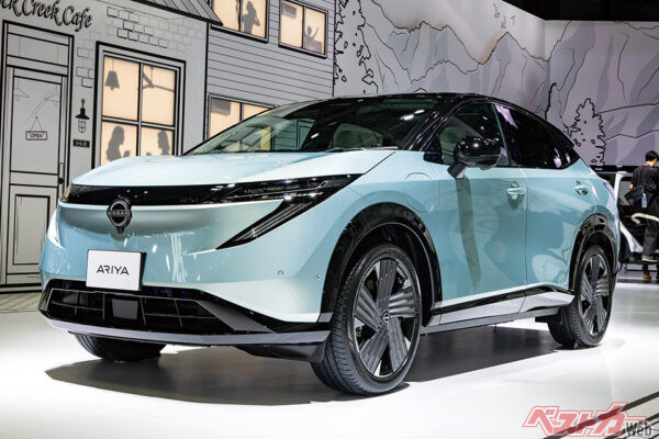 2026年2月の販売開始を予定している日産 アリア。新色のプラズマグリーンが美しい