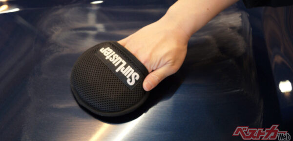 手にはめることで丁寧かつ安心して塗布することができる