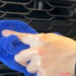 愛車のグリルもラクラク拭ける新商品登場!!　洗車効率アップの鍵は道具選びだった!?