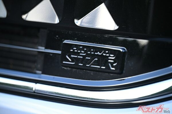 ハイウェイスターならフロント部分にこんなさりげない趣向も