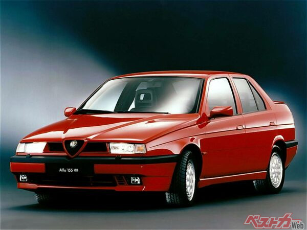 アルファロメオ155のロードカー。これぞクルマよ!