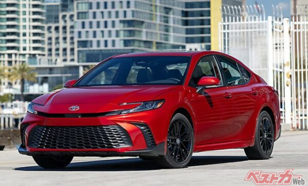 北米生産のカムリの日本導入が決定
