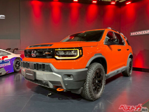 2025年2月から北米市場で販売されているホンダパスポートトレイルスポーツ。285ps/355Nmを発生する3.5L、V6エンジンにパドルシフトが標準装備された10速AT