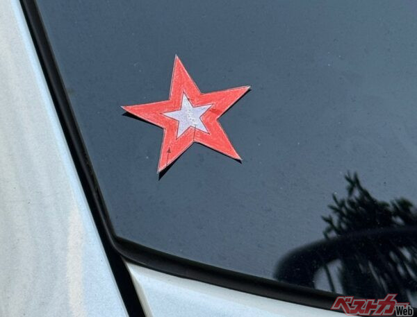 赤い星のマークが認定米国車の印!!　赤ウインカーも歩行者安全基準も書面だけでクリア？　トランプのいいなりでいいのか？