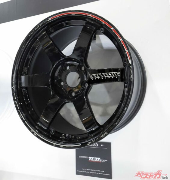 2023年に登場したのが「TE37 SAGA TIME ATTACK EDITION」