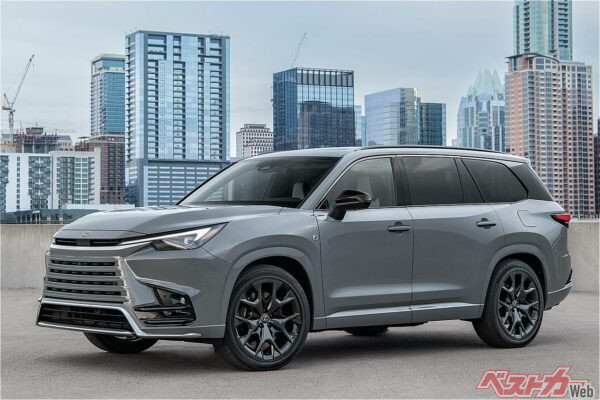 レクサスTX 500h F SPORT。車格的にはトヨタのグランドハイランダーと兄弟関係