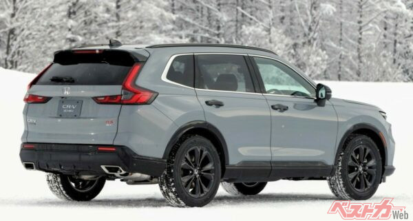 CR-Vのボディサイズは全長4700×全幅1865×全高1690mmと、新型RAV4（Z）の全長4600×全幅1855×全高1680mmと比べるとやや大きい