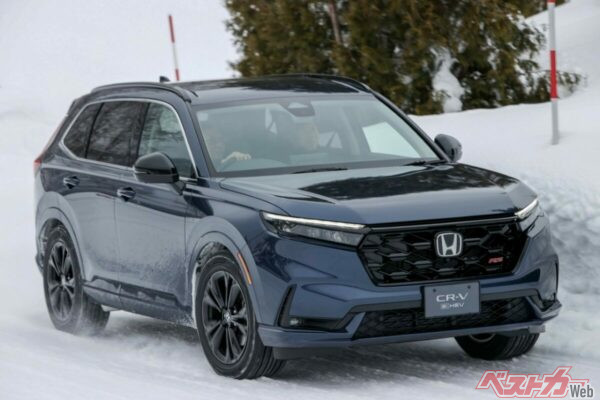 アクセルコントロールするとコーナー立ち上がりで気持ちよいテールスライドを使えると国沢氏