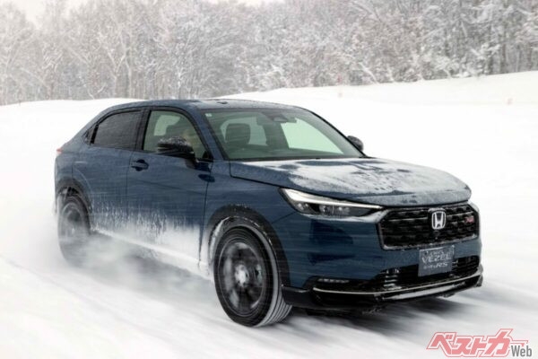 ヴェゼルe:HEV RS AWDに試乗。106ps/13.0kgmの1.5Lエンジンに、131ps/25.8kgmの電気モーター、リアルタイムAWDを組み合わせる。価格は396万8800円