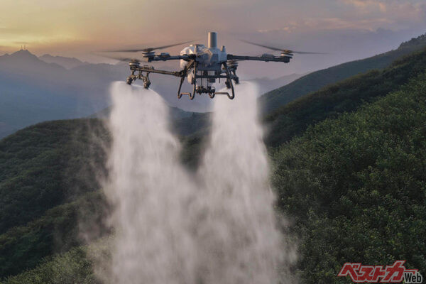 農業用ドローンの旗艦機「T100S」。農薬散布や資材運搬など多目的に活躍できる