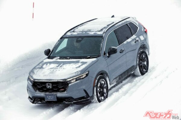 ヒルディセントコントロールは砂利道などの滑りやすい下り坂や急勾配の下り坂で、ブレーキ操作をすることなく設定された車速をキープ